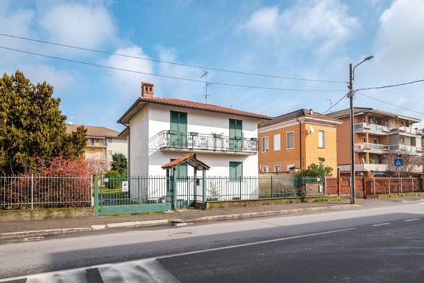 casa indipendente in vendita a Pavia in zona Centro Città