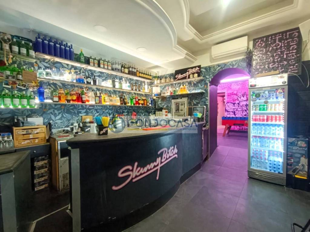 negozio in vendita a Pavia