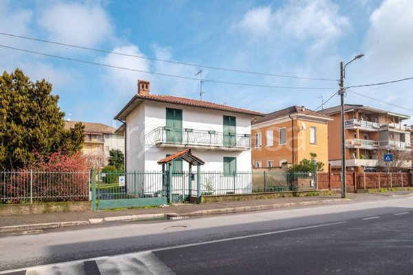 casa indipendente in vendita a Pavia in zona Centro Città