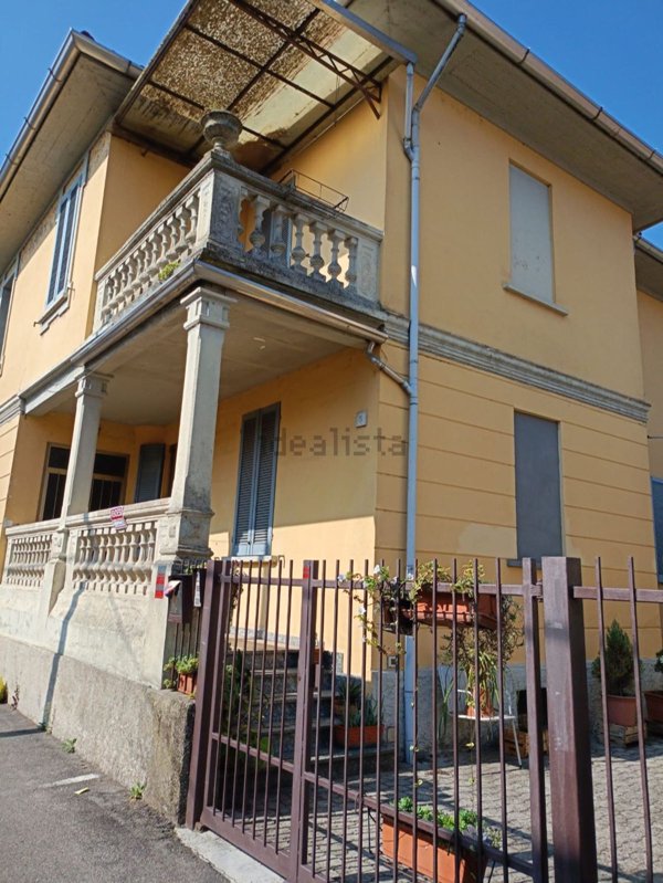 casa indipendente in vendita a Pavia