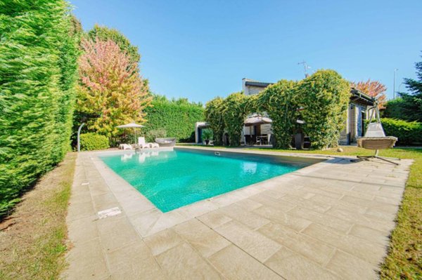 casa indipendente in vendita a Pavia in zona Policlinico