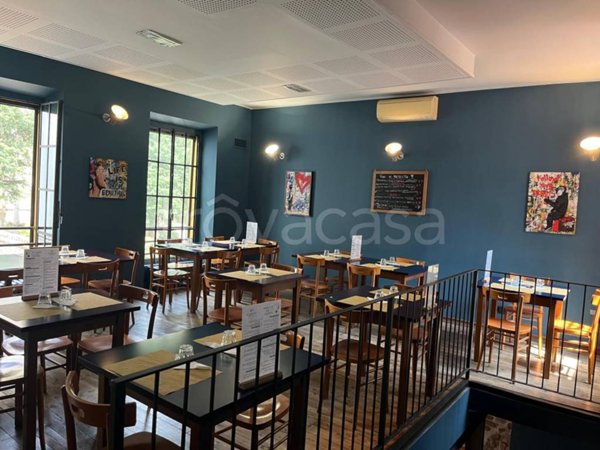 negozio in vendita a Pavia in zona Centro Città