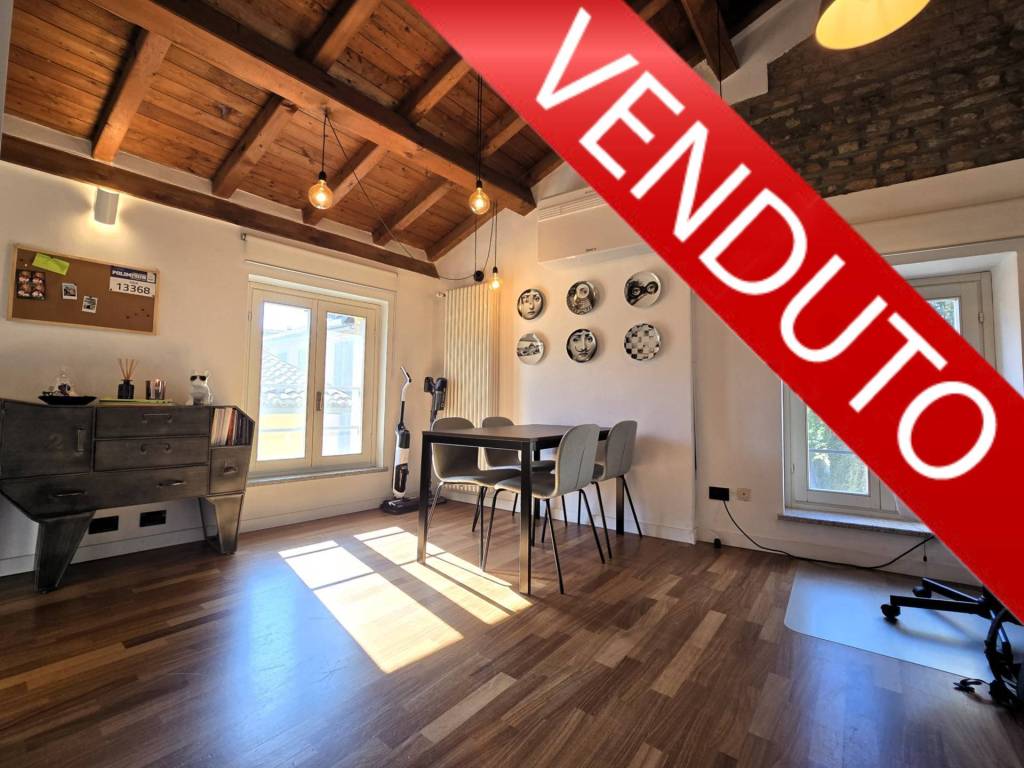 appartamento in vendita a Pavia in zona Centro Città