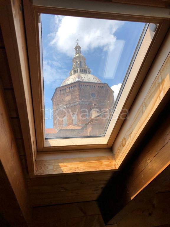 appartamento in vendita a Pavia in zona Centro Città