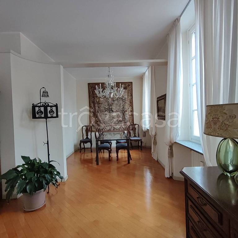 appartamento in vendita a Pavia in zona Centro Città