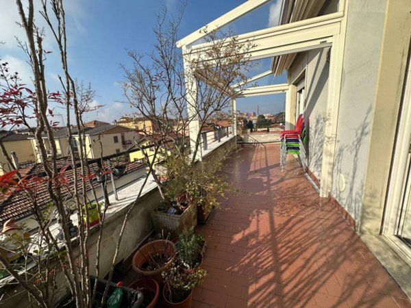 appartamento in vendita a Pavia in zona Pompieri