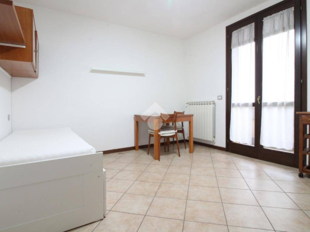 appartamento in vendita a Pavia in zona Campo Coni