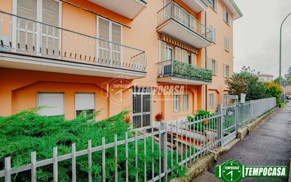 appartamento in vendita a Pavia in zona Pompieri