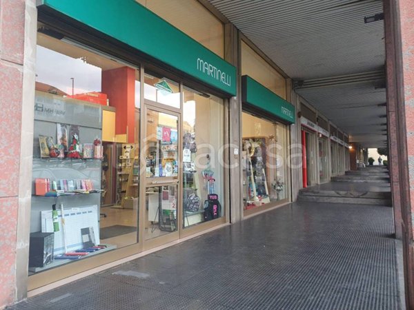 negozio in vendita a Pavia in zona Stazione