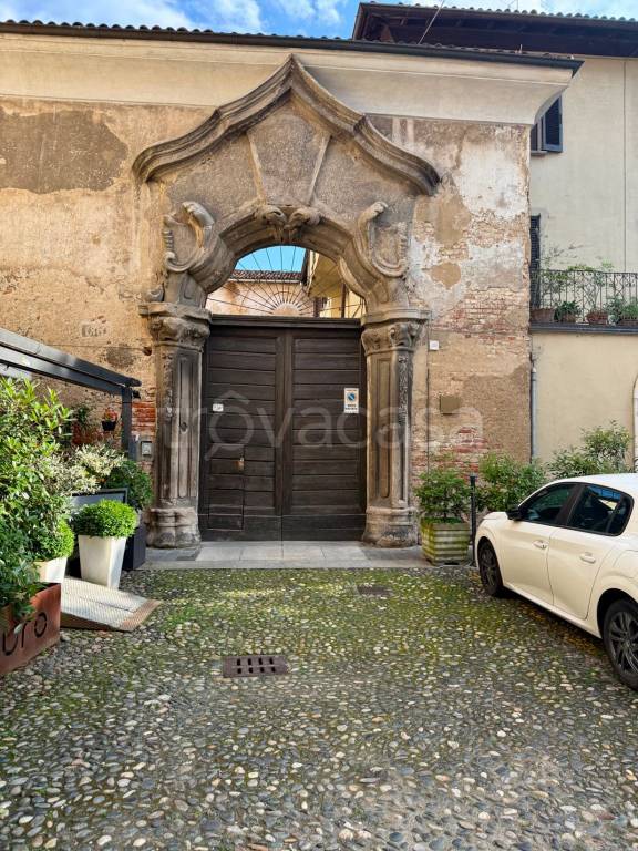 appartamento in vendita a Pavia in zona Centro Città