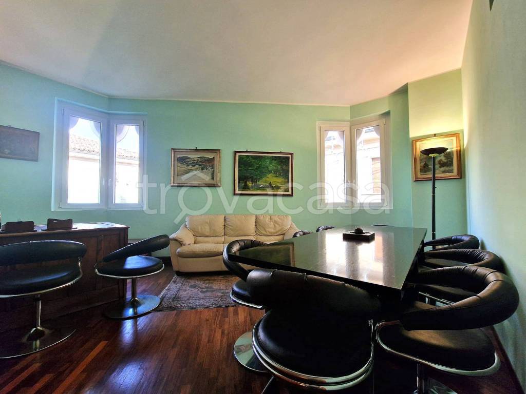 appartamento in vendita a Pavia in zona Centro Città