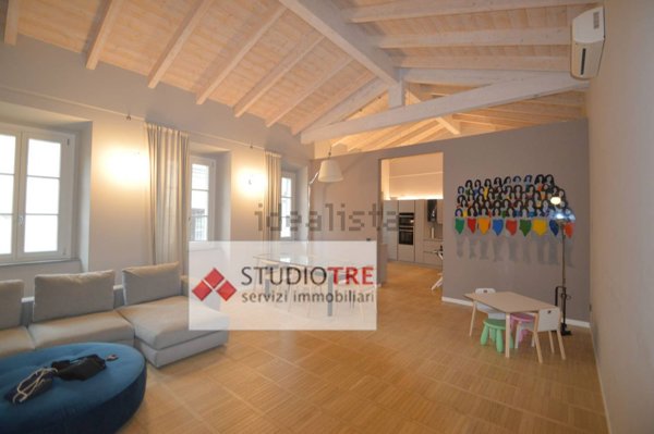 appartamento in vendita a Pavia in zona Centro Città