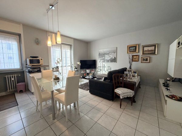 appartamento in vendita a Pavia in zona Campari