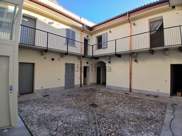 appartamento in vendita a Pavia in zona Centro Città