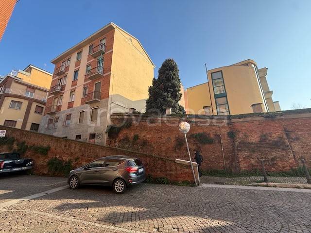 appartamento in vendita a Pavia in zona Centro Città