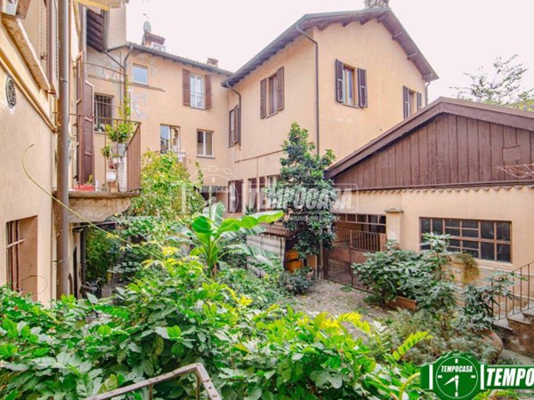 appartamento in vendita a Pavia in zona Stazione