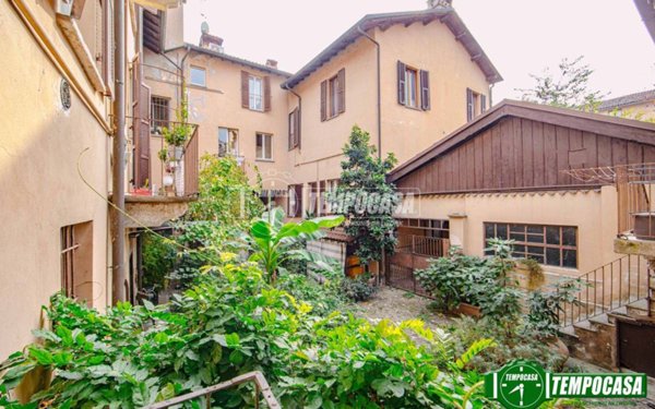 appartamento in vendita a Pavia in zona Stazione
