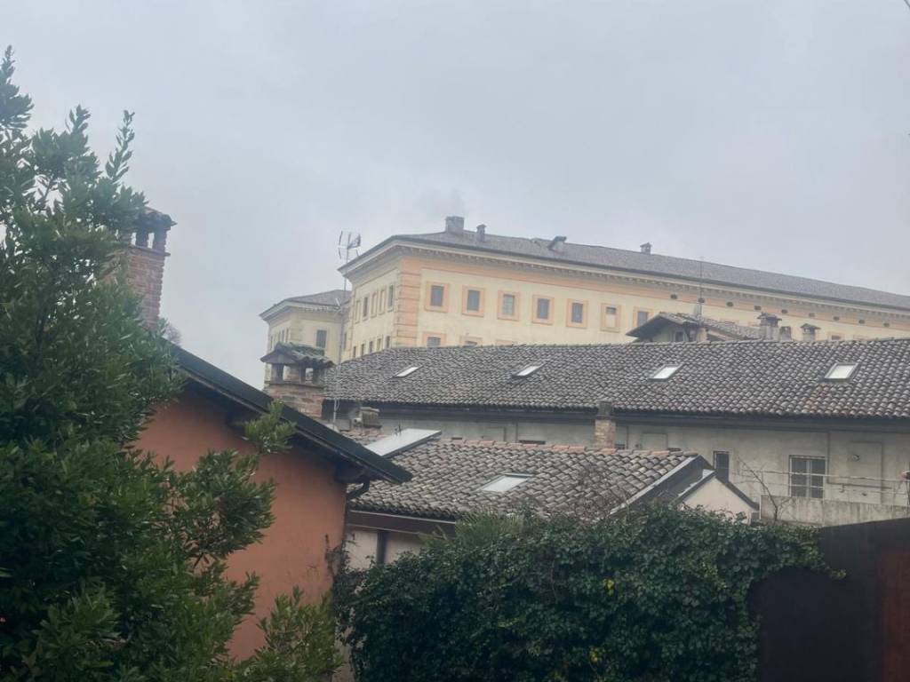 appartamento in vendita a Pavia in zona Centro Città