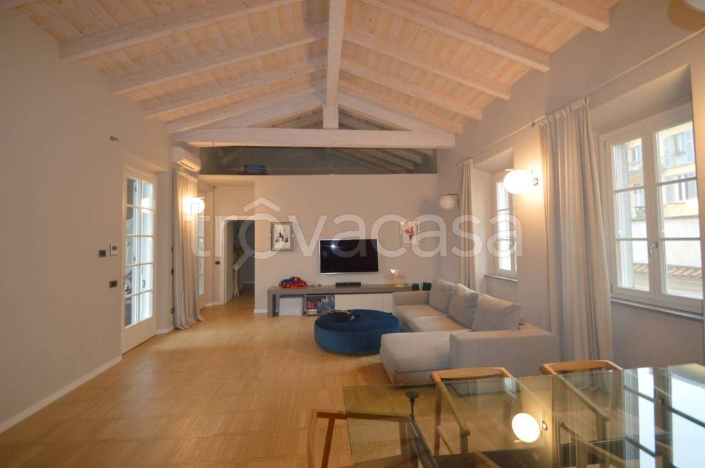 appartamento in vendita a Pavia in zona Centro Città