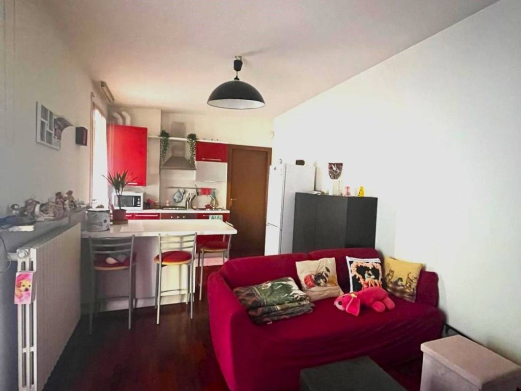 appartamento in vendita a Pavia in zona Pompieri