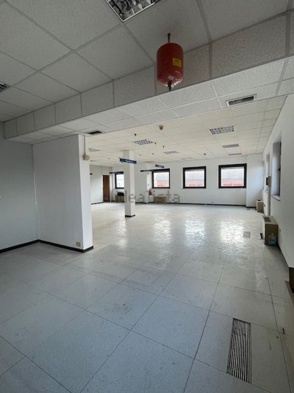 ufficio in vendita a Pavia in zona Stazione