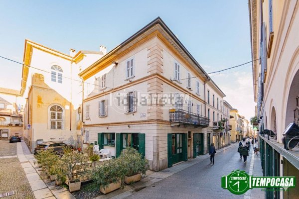 appartamento in vendita a Pavia in zona Centro Città