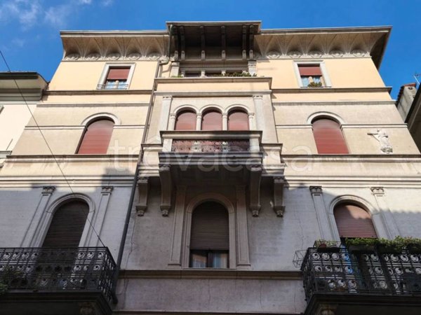 appartamento in vendita a Pavia in zona Centro Città