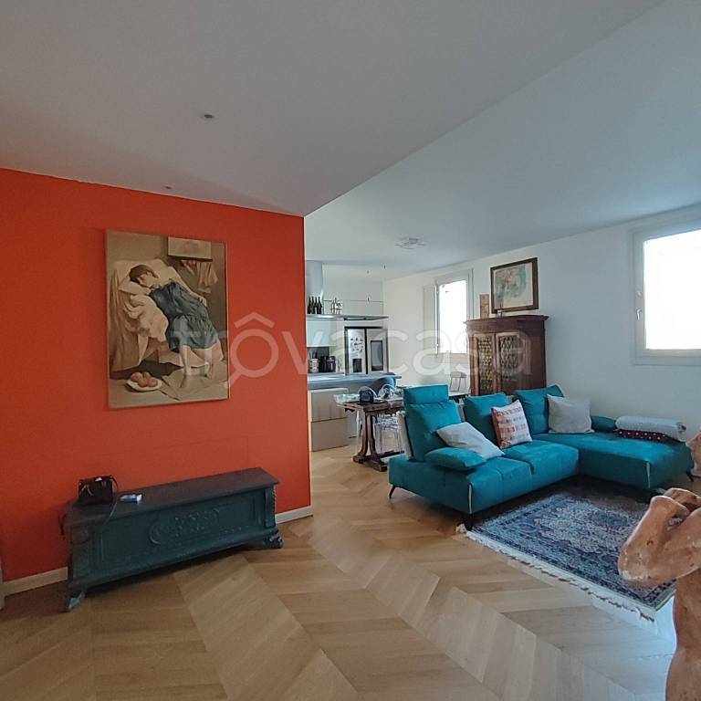 appartamento in vendita a Pavia in zona Centro Città