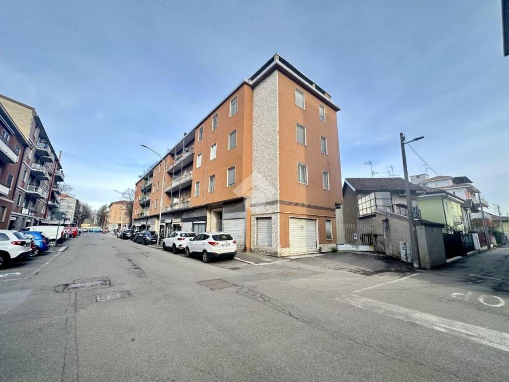 appartamento in vendita a Pavia in zona Città Giardino