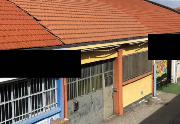 locale commerciale in vendita a Pavia in zona Pompieri