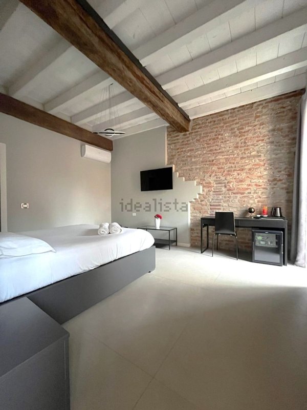 appartamento in vendita a Pavia in zona Centro Città