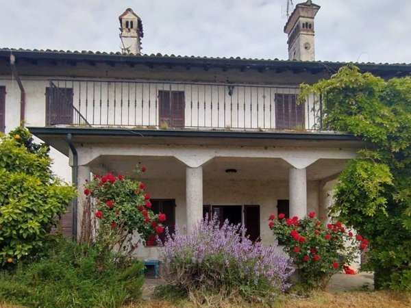 casa indipendente in vendita a Pavia in zona Centro Città