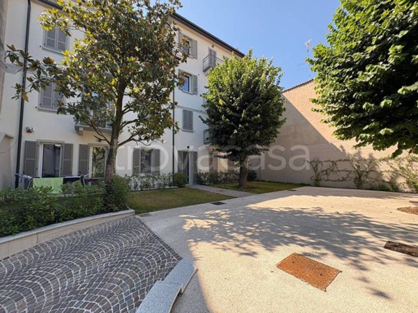 appartamento in vendita a Pavia in zona Centro Città