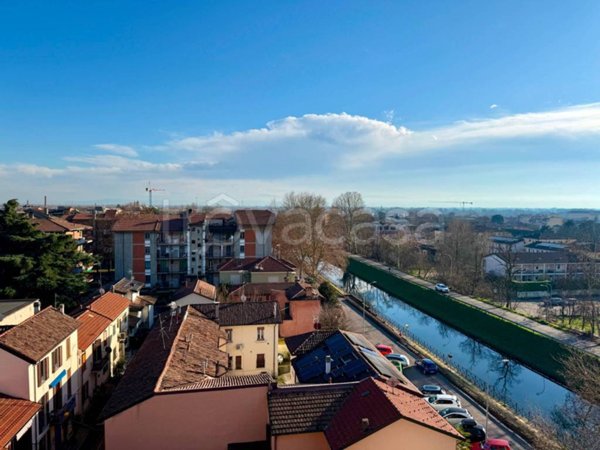 appartamento in vendita a Pavia in zona Pompieri