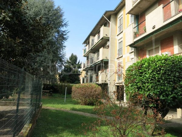 appartamento in vendita a Pavia in zona Vallone