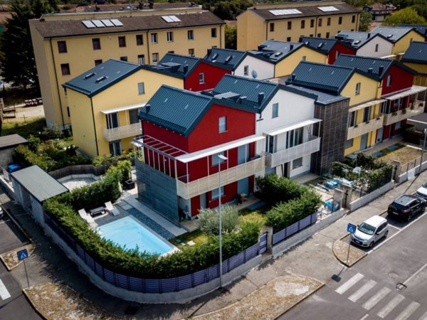 appartamento in vendita a Pavia in zona Chiozzo