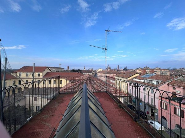 appartamento in vendita a Pavia in zona Centro Città