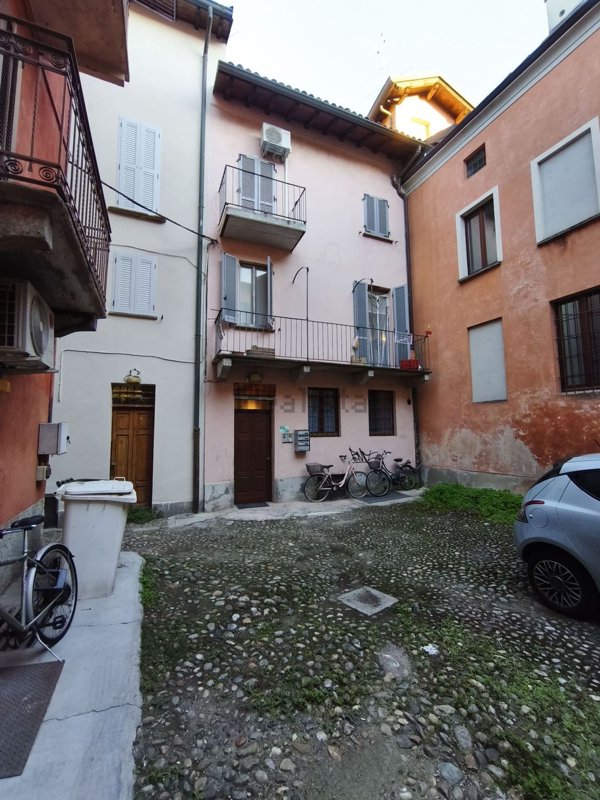 appartamento in vendita a Pavia in zona Centro Città