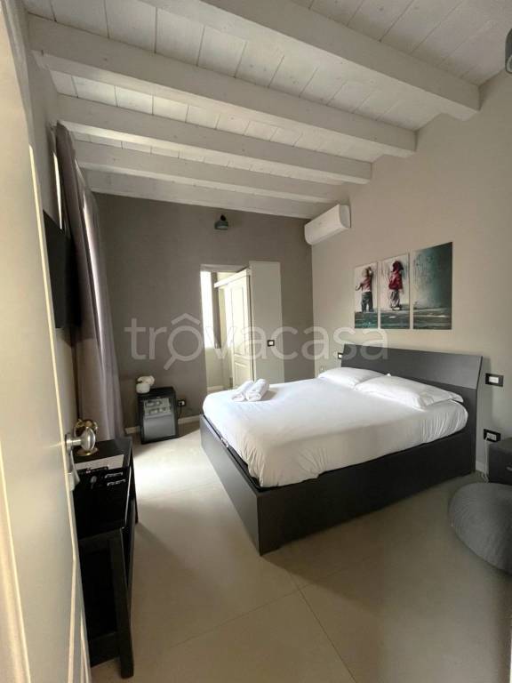 appartamento in vendita a Pavia in zona Centro Città