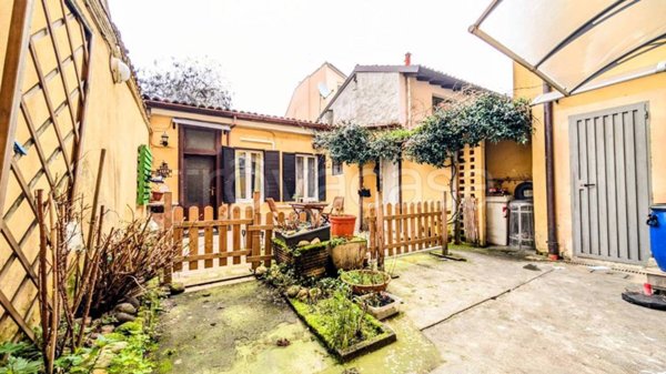 appartamento in vendita a Pavia in zona Centro Città