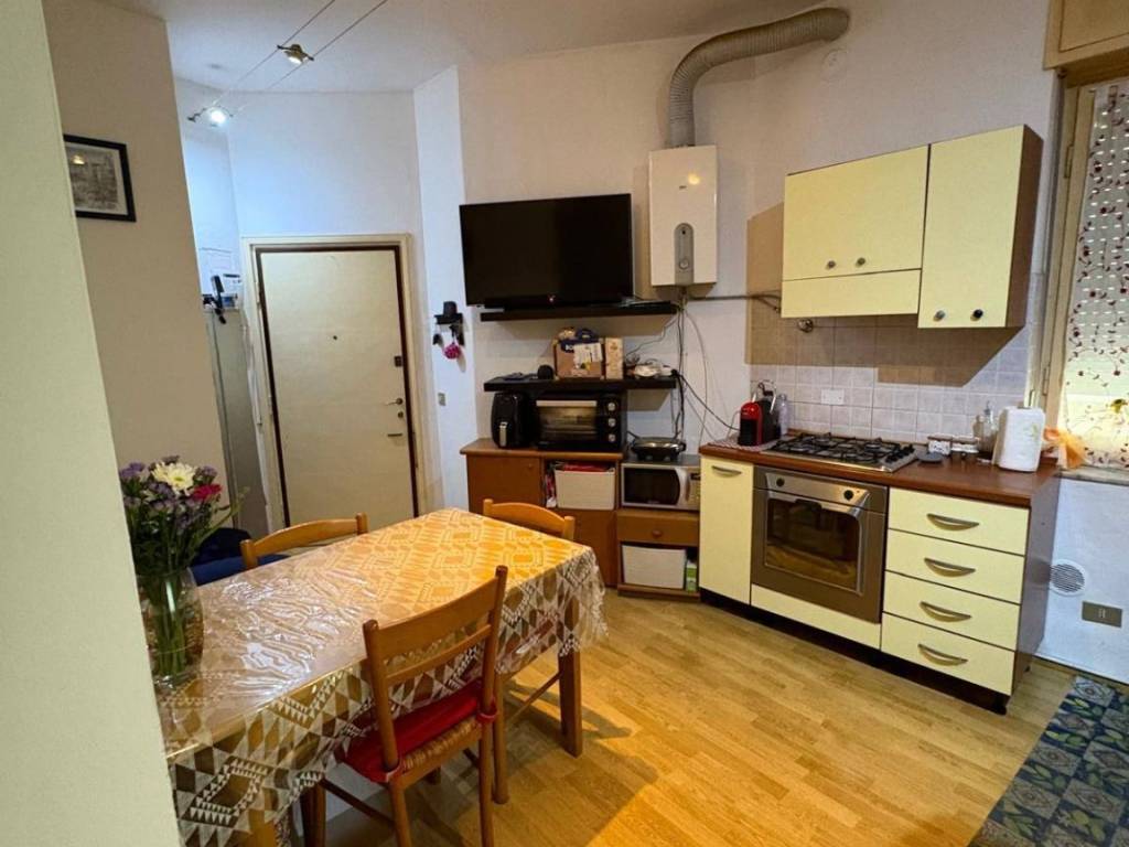 appartamento in vendita a Pavia in zona Pompieri