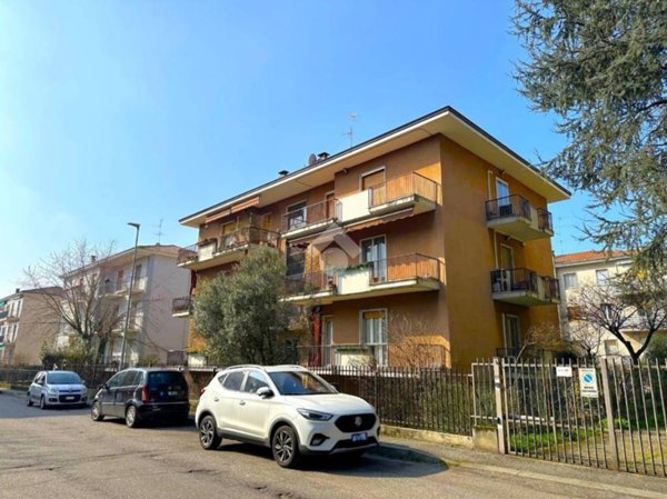 appartamento in vendita a Pavia in zona Città Giardino