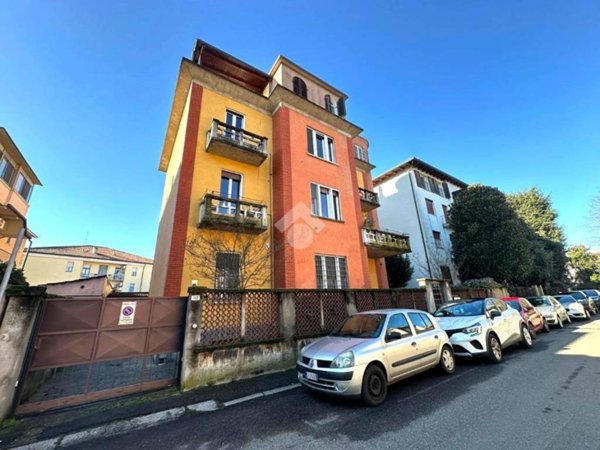 appartamento in vendita a Pavia in zona Città Giardino