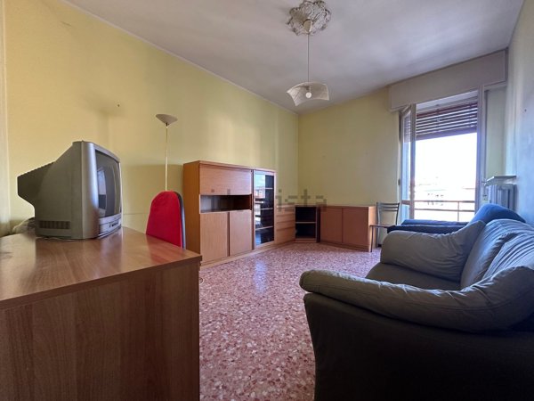 appartamento in vendita a Pavia in zona Pompieri