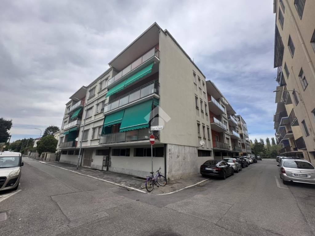 appartamento in vendita a Pavia in zona Città Giardino