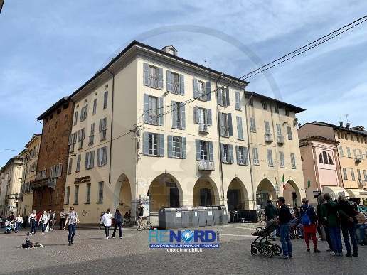 appartamento in vendita a Pavia in zona Centro Città
