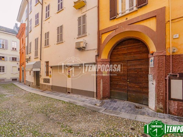 appartamento in vendita a Pavia in zona Centro Città