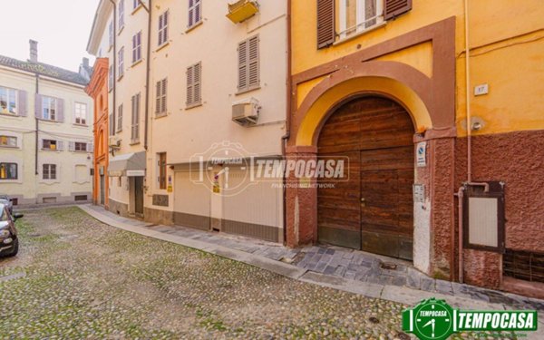 appartamento in vendita a Pavia in zona Centro Città