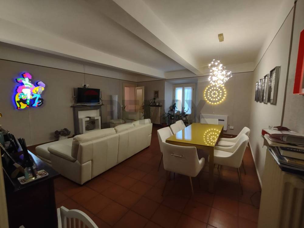 appartamento in vendita a Pavia in zona Centro Città