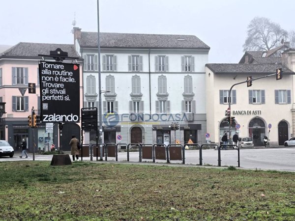 ufficio in vendita a Pavia in zona Centro Città